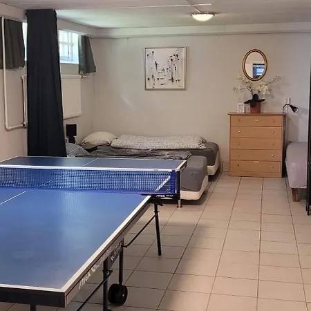 Spacious 110m2 2br Basement Retreat, Jacuzzi, Table Tennis & Garden Access *