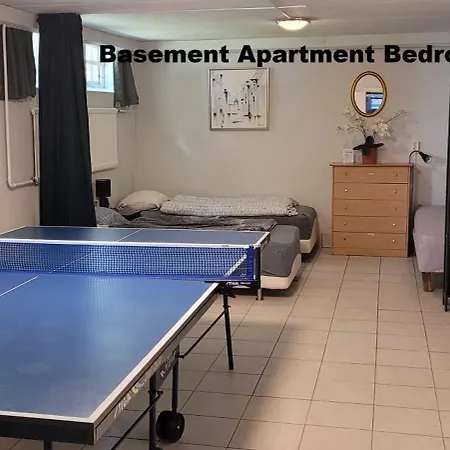 Apartment Spacious 110m2 2br Basement Retreat, Jacuzzi, Table Tennis & Garden Access Malmo